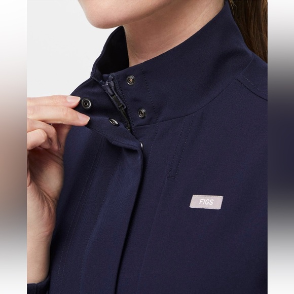 Figs Page Scrub Jacket 💙🦋🌀 - Picture 4 of 10